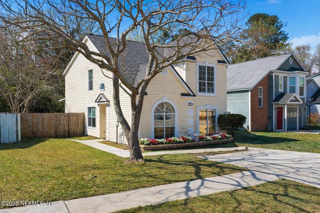 572 STAFFORDSHIRE Drive, Jacksonville, FL 32225