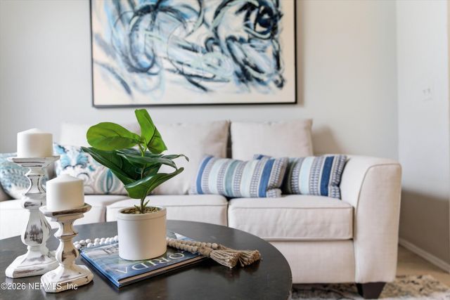 572 STAFFORDSHIRE Drive, Jacksonville, FL 32225