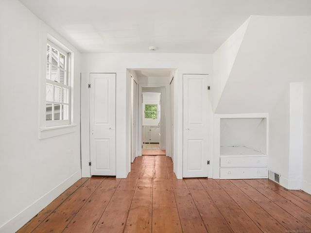 168 Rowayton Avenue A, Norwalk, CT 06853
