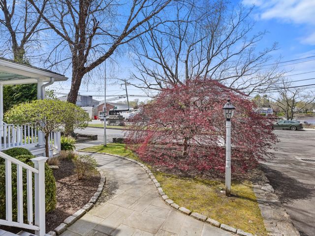 168 Rowayton Avenue A, Norwalk, CT 06853