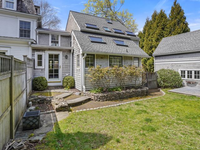 168 Rowayton Avenue A, Norwalk, CT 06853