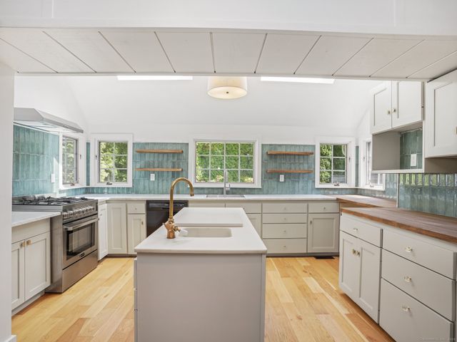 168 Rowayton Avenue A, Norwalk, CT 06853
