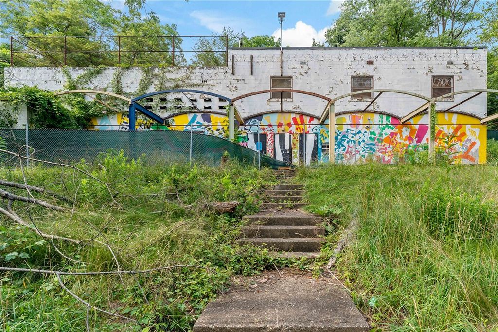 101 Hazlett St, Fineview, PA 15214