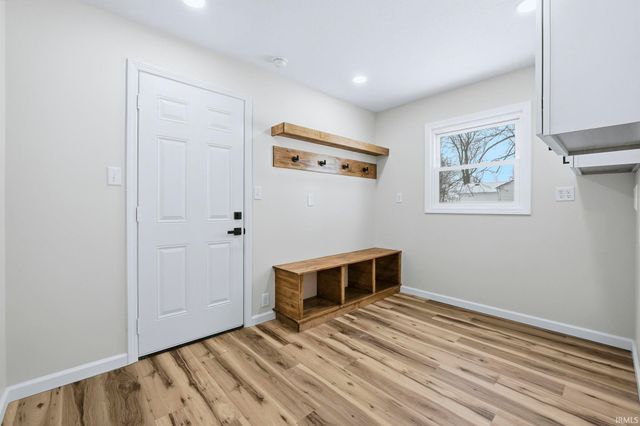 6518 Hazelett Road, Fort Wayne, IN 46835