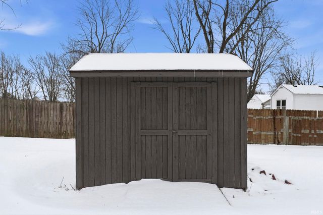 6518 Hazelett Road, Fort Wayne, IN 46835