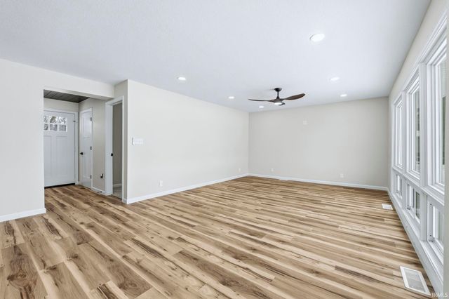 6518 Hazelett Road, Fort Wayne, IN 46835