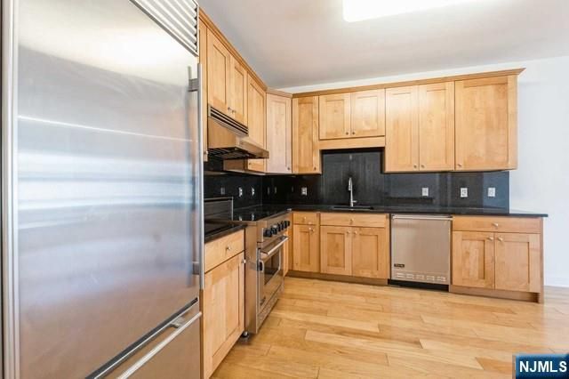 20 Ave At Port Imperial 324, West New York, NJ 07093