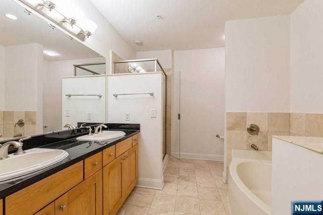 20 Ave At Port Imperial 324, West New York, NJ 07093