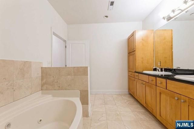 20 Ave At Port Imperial 324, West New York, NJ 07093