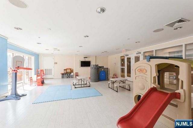 20 Ave At Port Imperial 324, West New York, NJ 07093