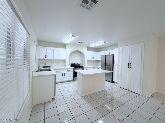 7290 LINARIA Road, Las Vegas, NV 89113