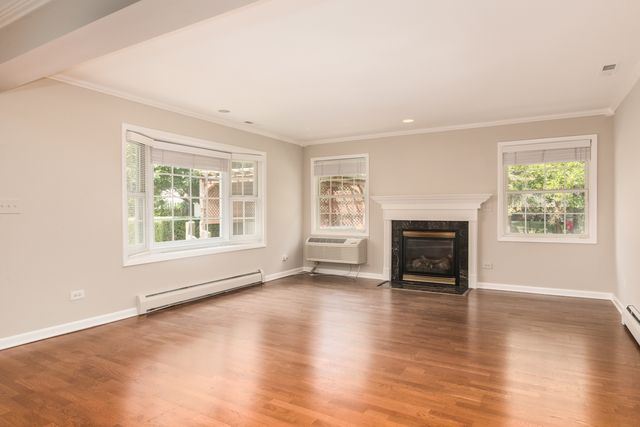 1008 N Newberry Lane, Mount Prospect, IL 60056