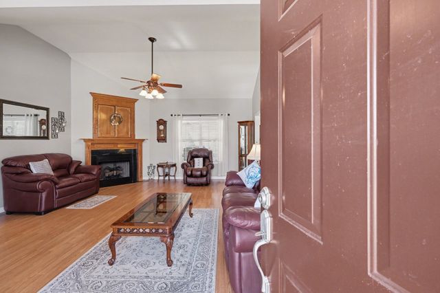 110 Timberland Dr, Columbia, TN 38401