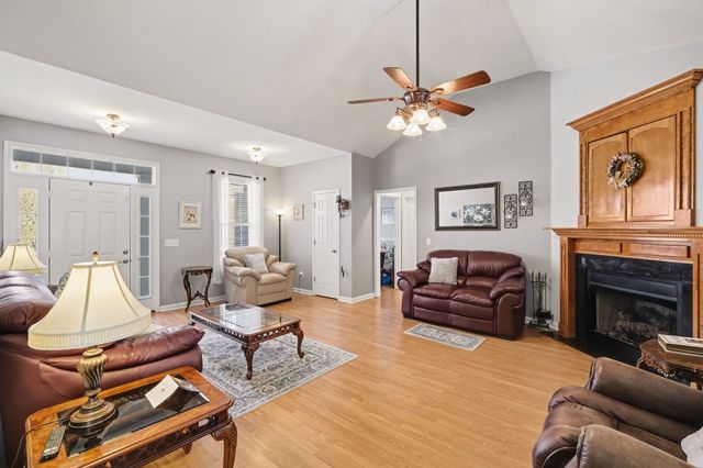 110 Timberland Dr, Columbia, TN 38401