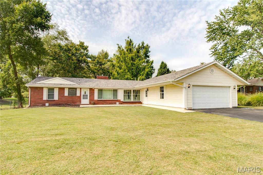 211 S 9th Street, East Alton, IL 62024