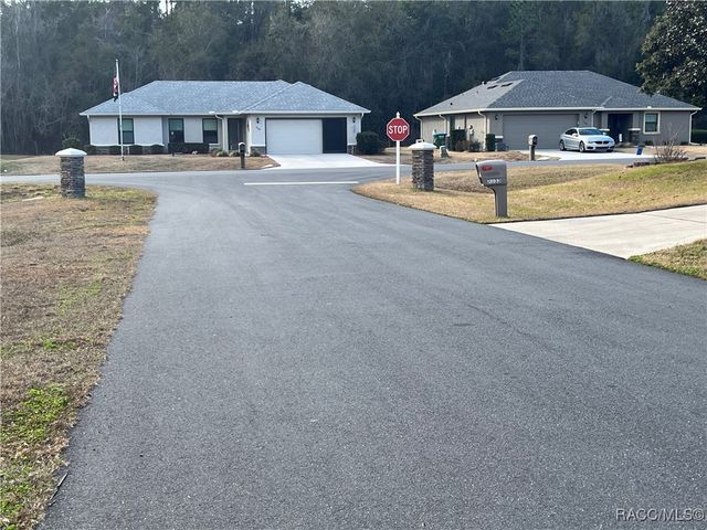 2564 E Chivalry Court, Hernando, FL 34442