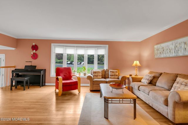 79 Hosford Avenue, Leonardo, NJ 07737