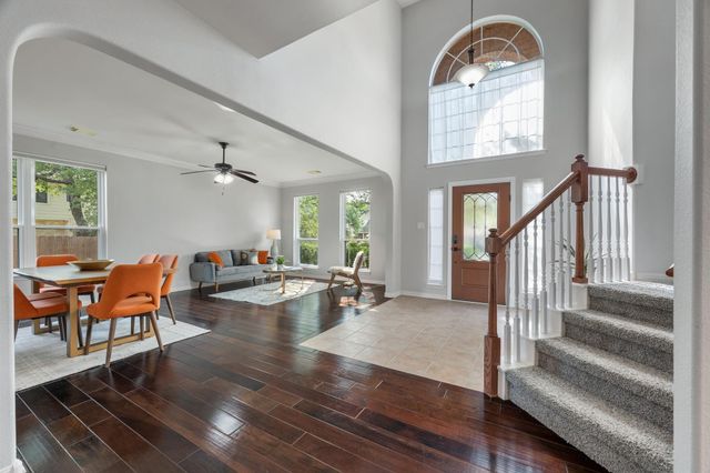 10808 Beachmont LN, Austin, TX 78739