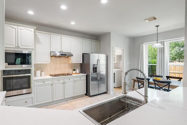 10808 Beachmont LN, Austin, TX 78739