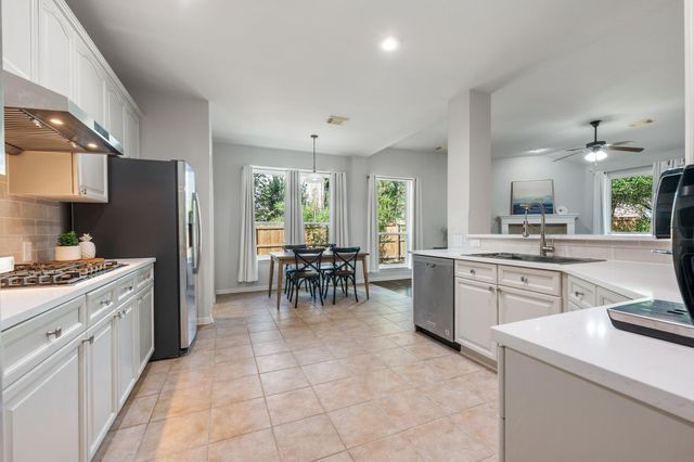 10808 Beachmont LN, Austin, TX 78739