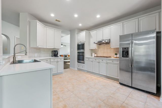 10808 Beachmont LN, Austin, TX 78739