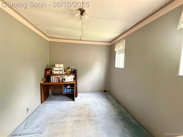 2386 Egleston Avenue, Burton, MI 48509