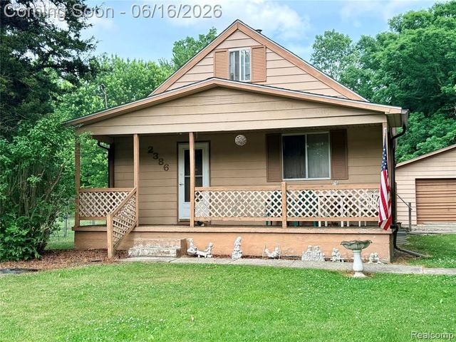 2386 Egleston Avenue, Burton, MI 48509