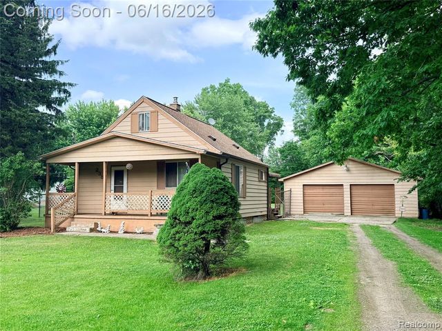 2386 Egleston Avenue, Burton, MI 48509