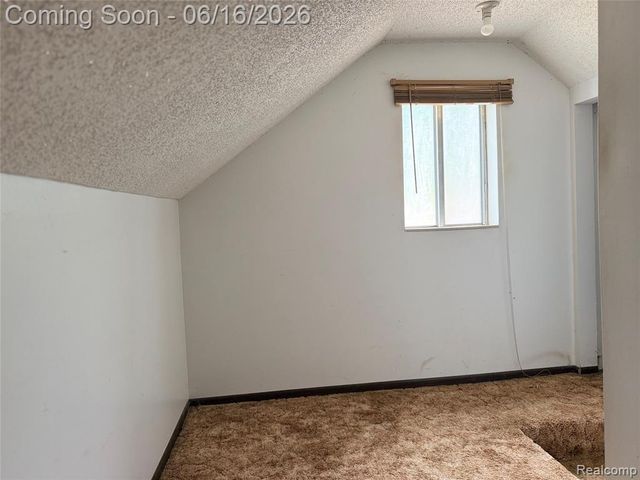 2386 Egleston Avenue, Burton, MI 48509