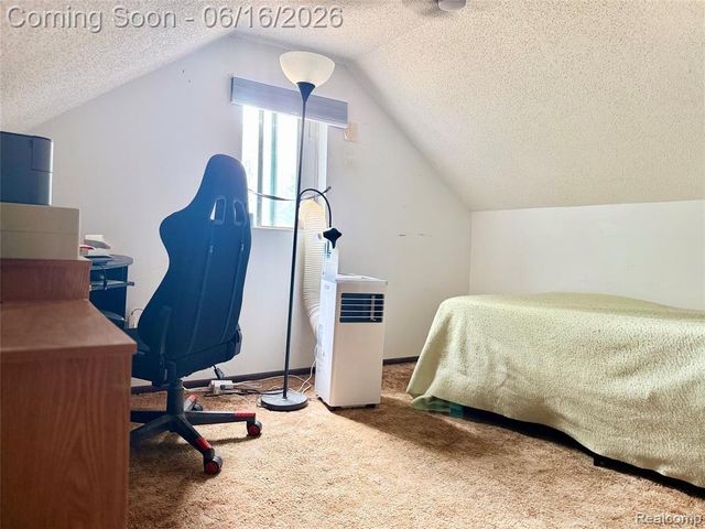 2386 Egleston Avenue, Burton, MI 48509