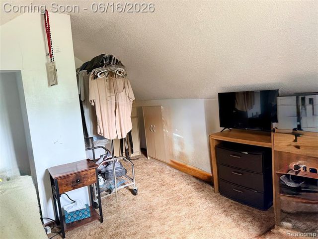 2386 Egleston Avenue, Burton, MI 48509