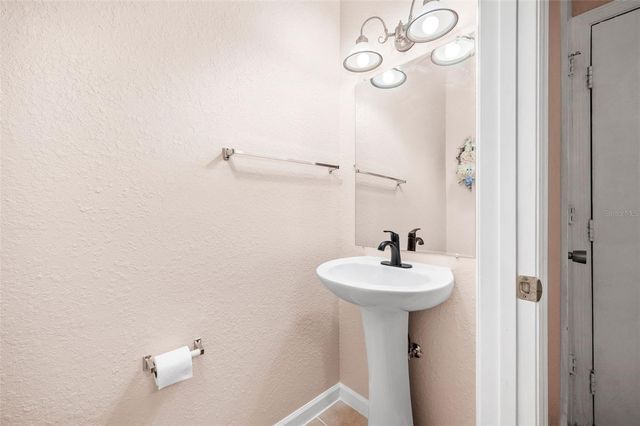 5065 NW 45TH ROAD 102, Gainesville, FL 32606