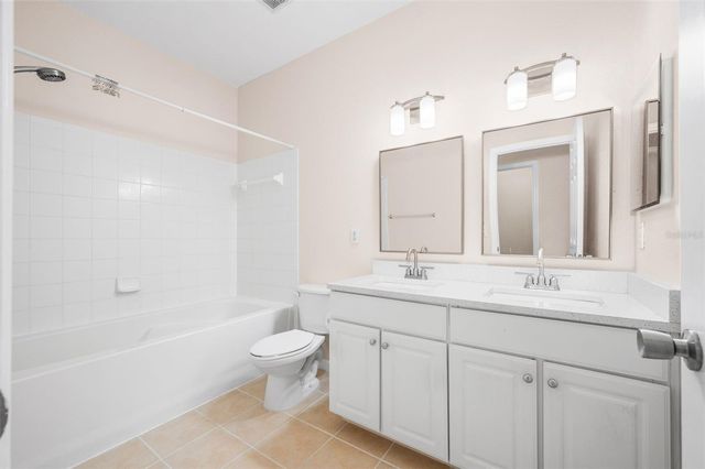5065 NW 45TH ROAD 102, Gainesville, FL 32606