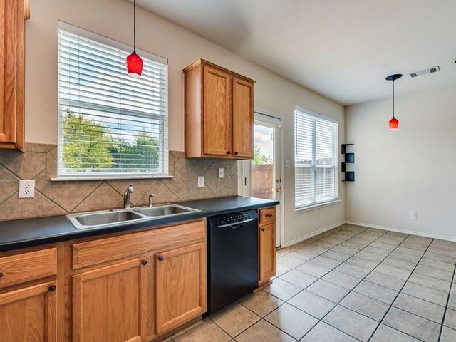 6 VERDE RANCH LOOP, Leander, TX 78641