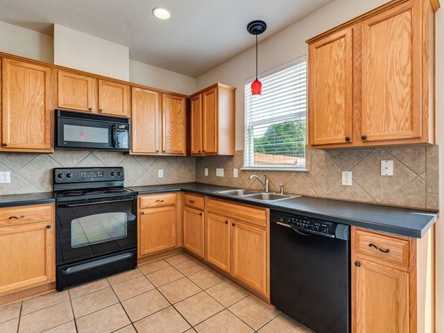 6 VERDE RANCH LOOP, Leander, TX 78641