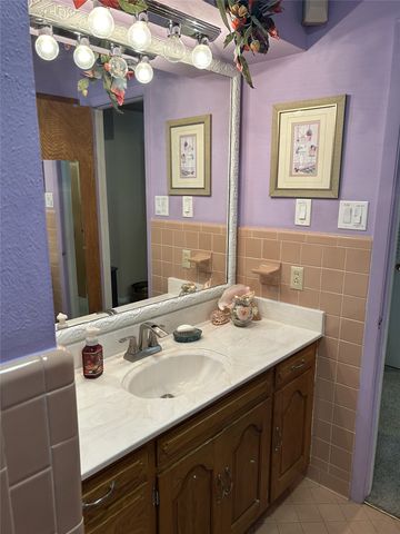 105 Lindenwood Drive, Lancaster, TX 75134