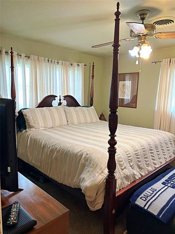 105 Lindenwood Drive, Lancaster, TX 75134