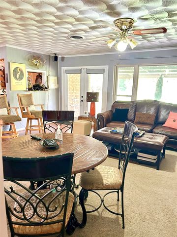105 Lindenwood Drive, Lancaster, TX 75134