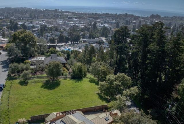 112 Hillcrest Terrace, Santa Cruz, CA 95060