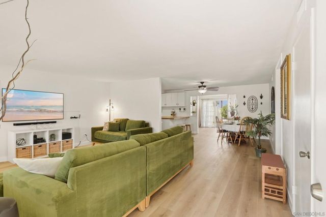 1949 Clover Way, Escondido, CA 92026