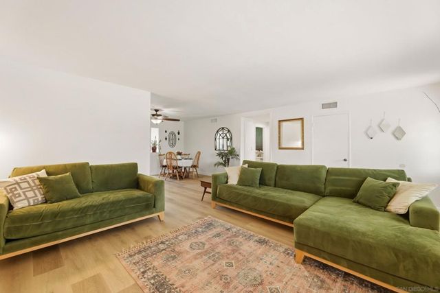 1949 Clover Way, Escondido, CA 92026