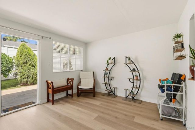 1949 Clover Way, Escondido, CA 92026