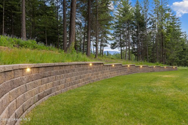 287 Mesa Dr, Athol, ID 83801