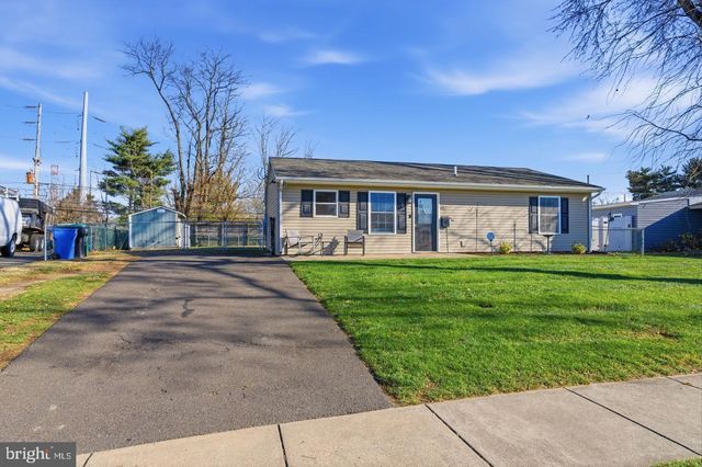 62 OLD BROOK RD, Levittown, PA 19057