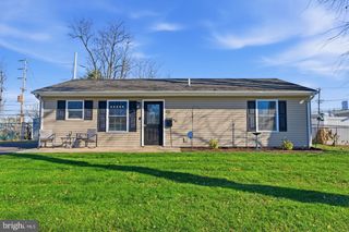 62 OLD BROOK RD, Levittown, PA 19057