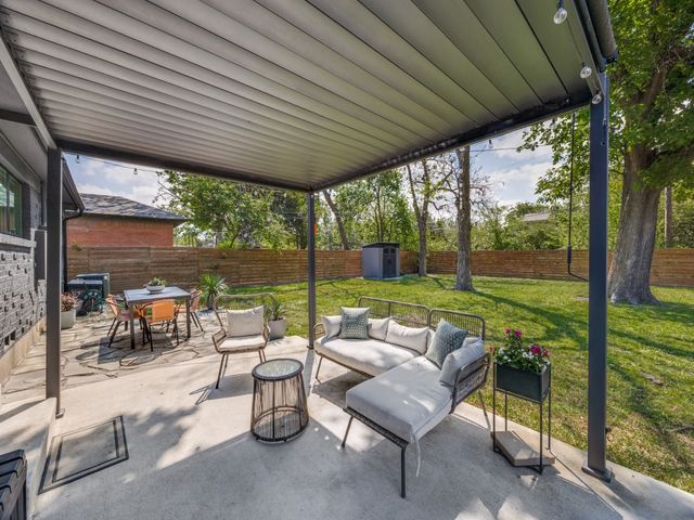 2236 Hartline Drive, Dallas, TX 75228