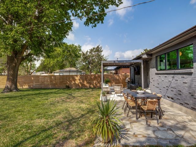 2236 Hartline Drive, Dallas, TX 75228