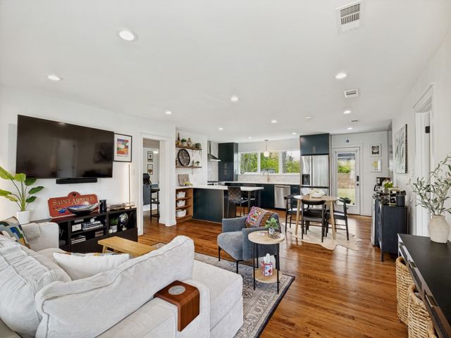 2236 Hartline Drive, Dallas, TX 75228