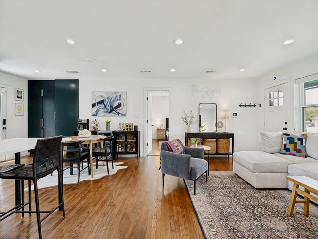 2236 Hartline Drive, Dallas, TX 75228