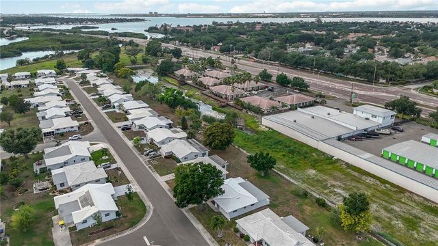 4001 CHINABERRY ROAD, Bradenton, FL 34208